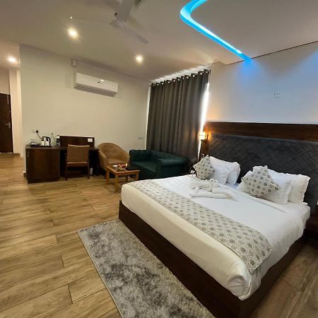 فندق Click Collection The Abode, دارامشالا المظهر الخارجي الصورة
