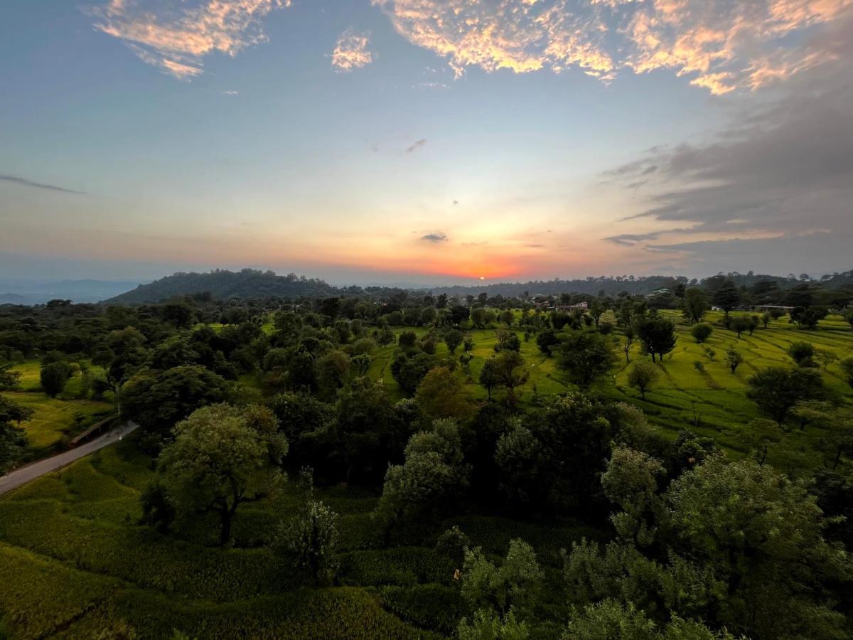 فندق Click Collection The Abode, دارامشالا المظهر الخارجي الصورة