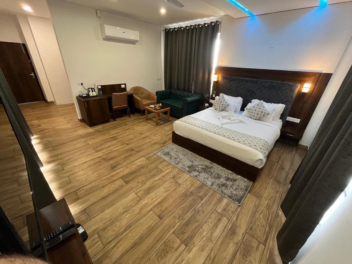 فندق Click Collection The Abode, دارامشالا المظهر الخارجي الصورة